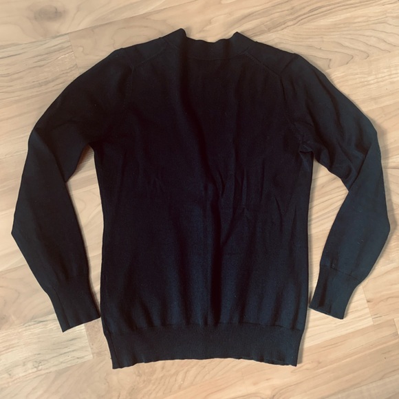 Classic Black V-Neck Sweater: Banana Republic - Picture 4 of 11